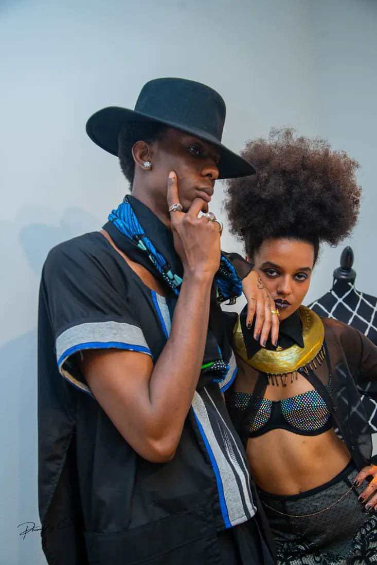 Hats, brass & indigo, Editorial